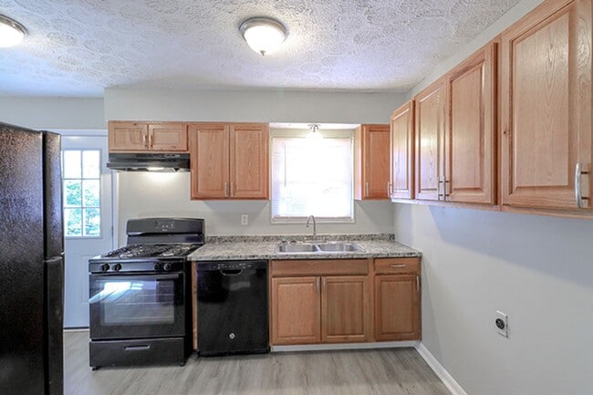 Building Photo - 3 bedroom 1 bath in Valley Station!