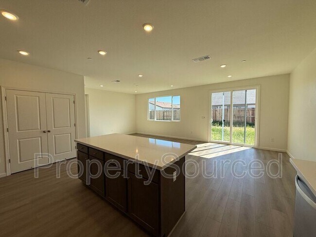 Building Photo - 2454 Cortese St