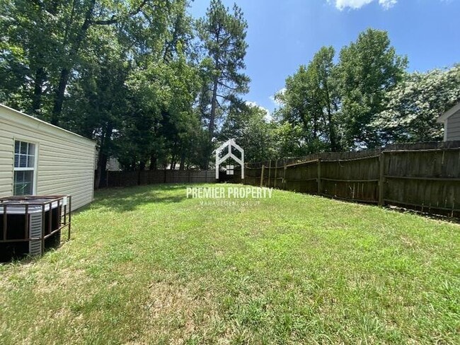 Building Photo - 3401 Hanna Dr