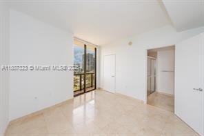 Building Photo - 16275 Collins Ave
