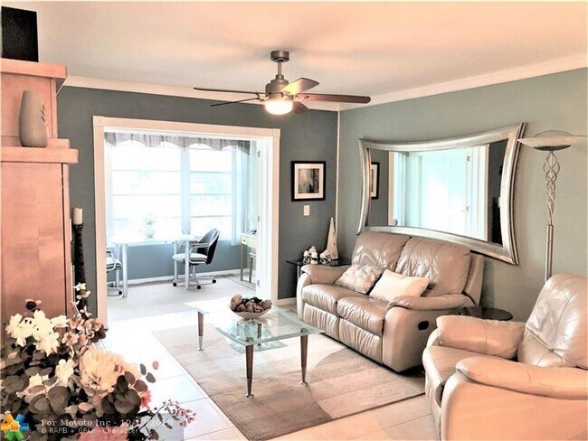 Building Photo - 2515 NE 1st Ct