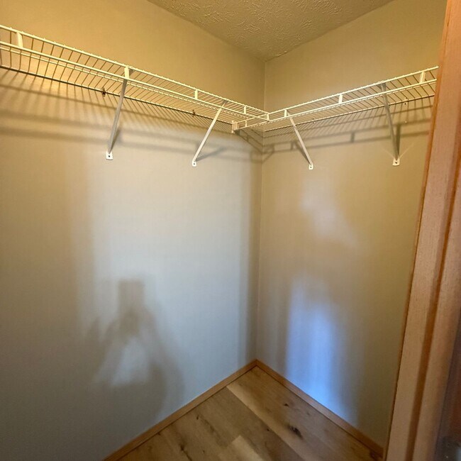 Building Photo - Beautiful 3 bedroom 2 Bathroom home in Wil...