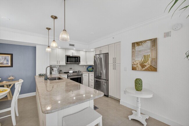 Building Photo - 1801 N Flagler Dr