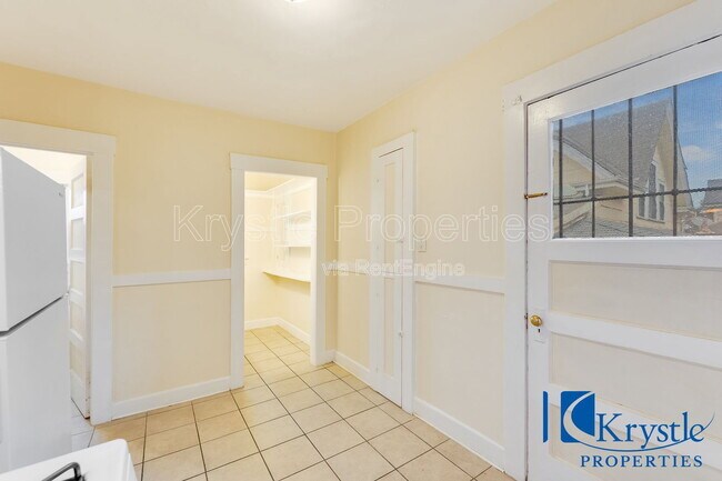 Building Photo - 1117 Sutter St