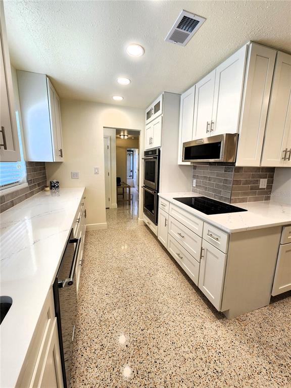 Building Photo - 3790 Beach Dr SE