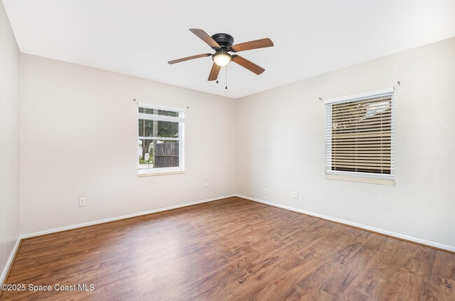 Building Photo - 738 Japonica Dr
