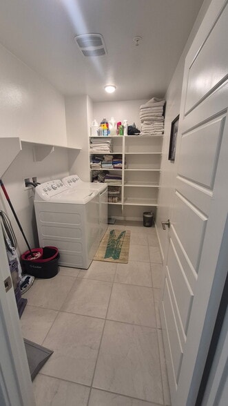 Common Area-washer/dryer - 31192 Campolina Way