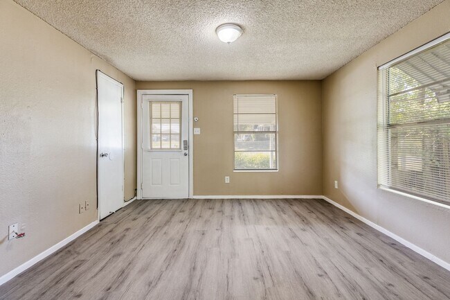 Building Photo - 8100 Doreen Ave