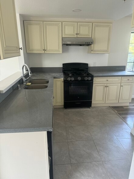 Building Photo - 5018 Rosemead Blvd