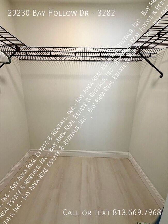 Building Photo - 29230 Bay Hollow Dr