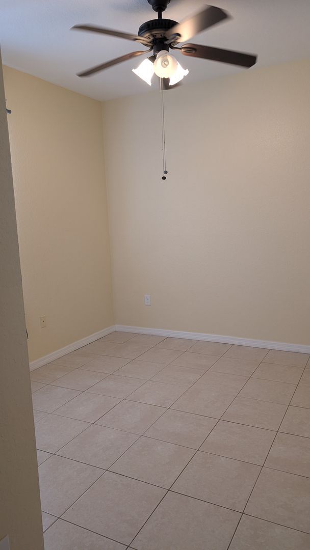 Building Photo - 3 Bedrooms 2 baths Immaculate condominium ...