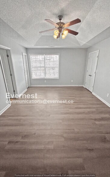 Building Photo - 8615 Thomas Ln