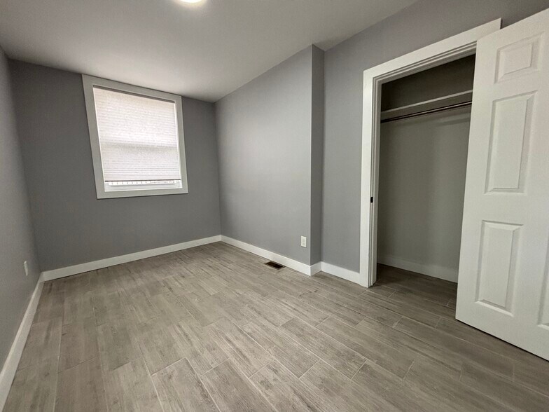 Building Photo - 148 Chilton St