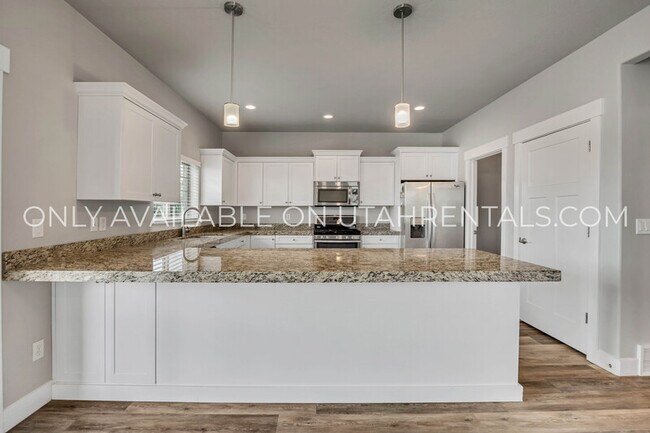 Building Photo - 874 S Aspen Wy
