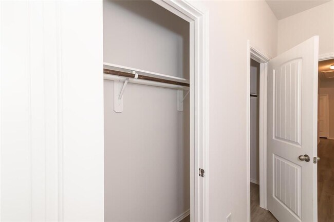 Building Photo - 24410 Bella Carolina Ct