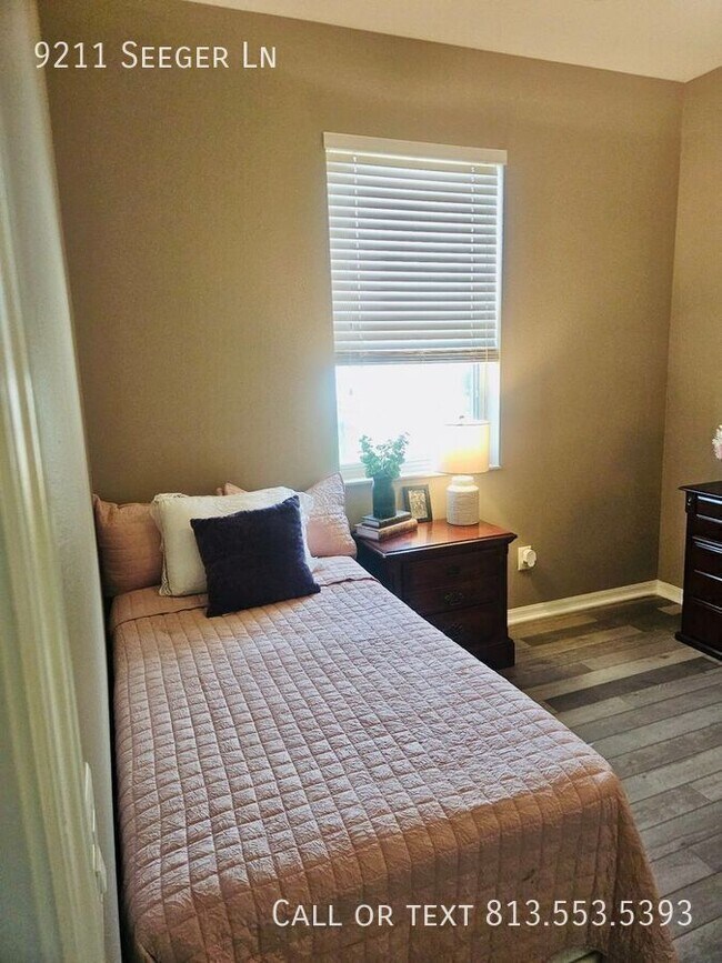 Building Photo - 9211 Seeger Ln