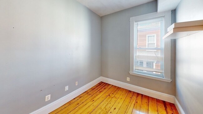 Building Photo - 65 Story St