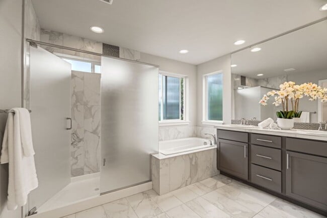 Building Photo - Listed For Rent