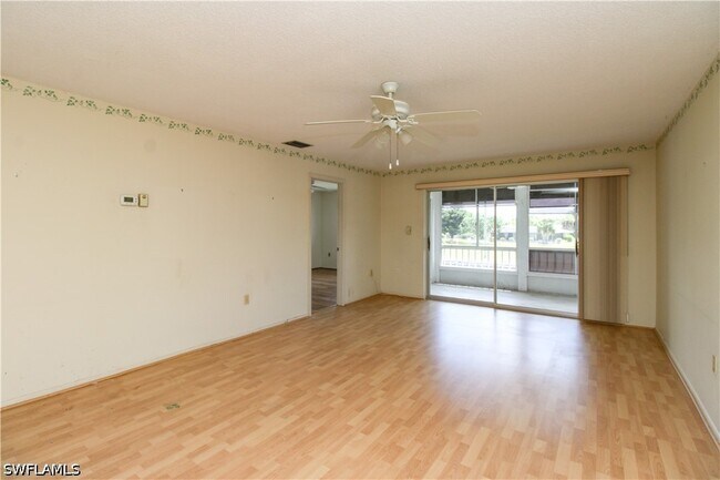 Building Photo - 300 Valley Stream Dr