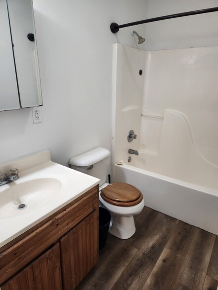 Building Photo - 280 Pearl St