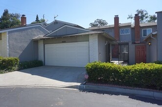 Building Photo - Nicely Upgraded 4 Bed 2.5 Bath Yorba Linda Townhome