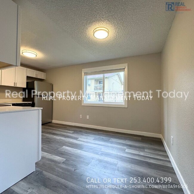 Building Photo - Newly Remodeled Apartment In Olympia!