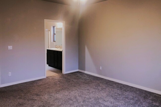 Building Photo - Bright & Efficient Solar Home with Spacious Open Layout