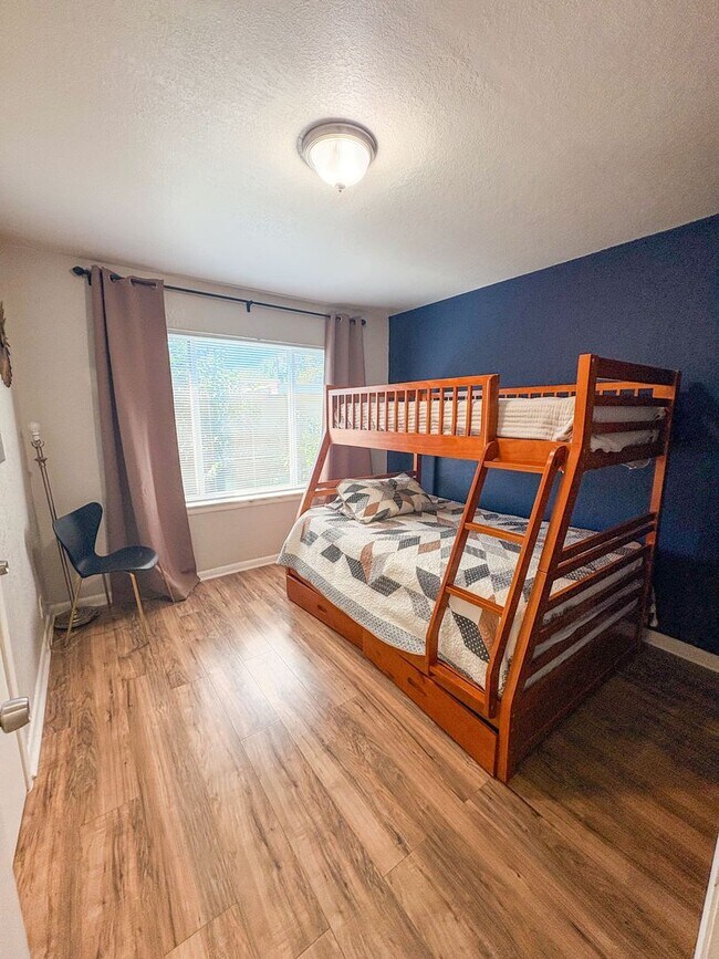 Building Photo - 1917 S 51st St