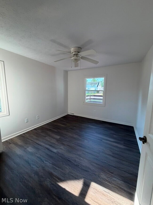 Building Photo - 26381 Drakefield Ave