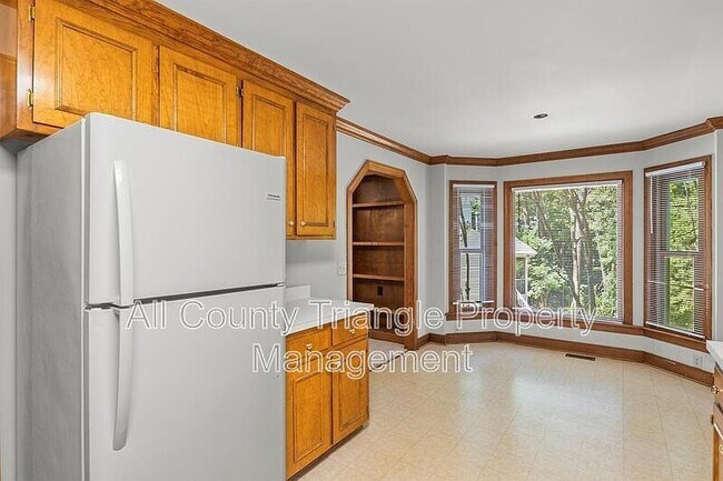 Building Photo - 4904 Kinross Ct