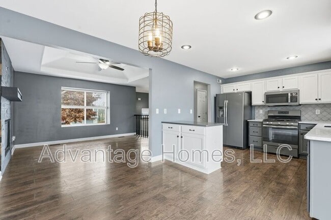 Building Photo - 11516 N Windsor Ave