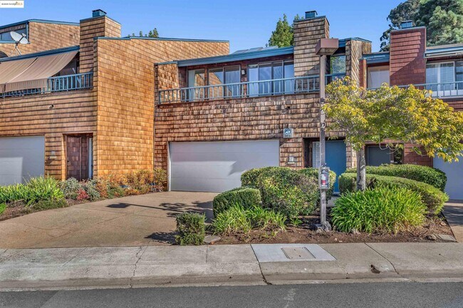 Building Photo - 57 Sereno Cir