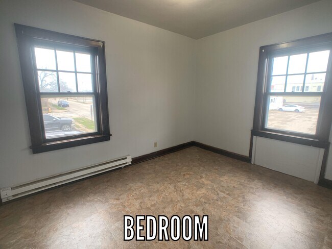 Building Photo - 210-102 Walnut-