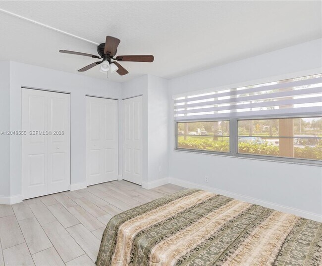 Building Photo - 1110 SW 125th Ave