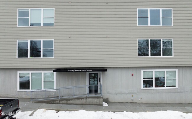 Building Photo - 33 Centre St