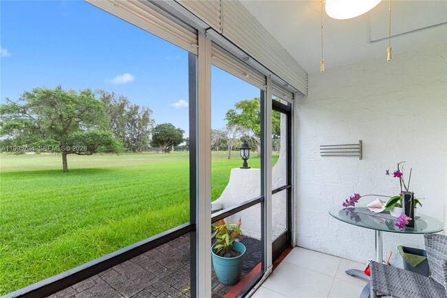 Building Photo - 9200 N Hollybrook Lake Dr