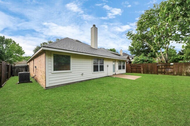 Building Photo - 5931 Mettler Ln