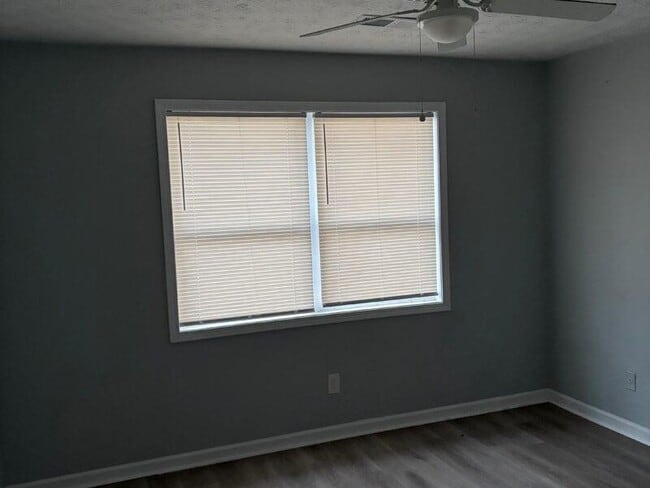 Building Photo - 1136 Summer Brook Rd