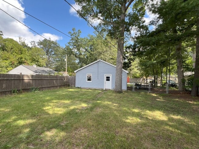 Building Photo - NEWLY REMODELED 3 BEDROOM HOME NEAR CIVIC ...