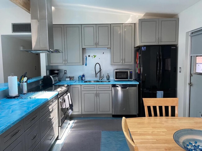 Building Photo - 1031 N 78th Pl