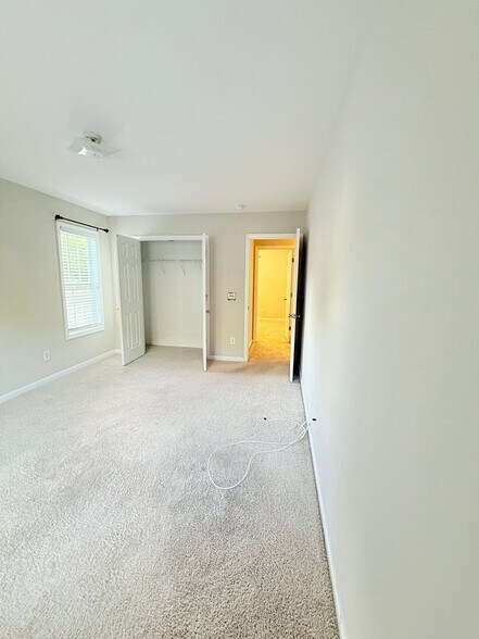Building Photo - 301 Saranac Ridge Dr