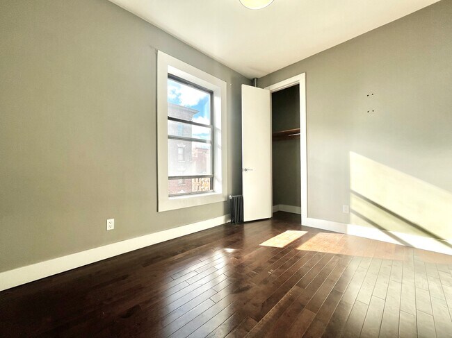 Building Photo - 481 W 159th St