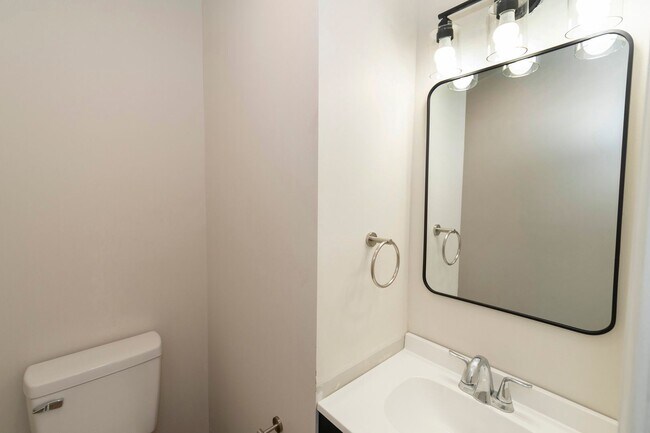 Building Photo - 111 Campbell St