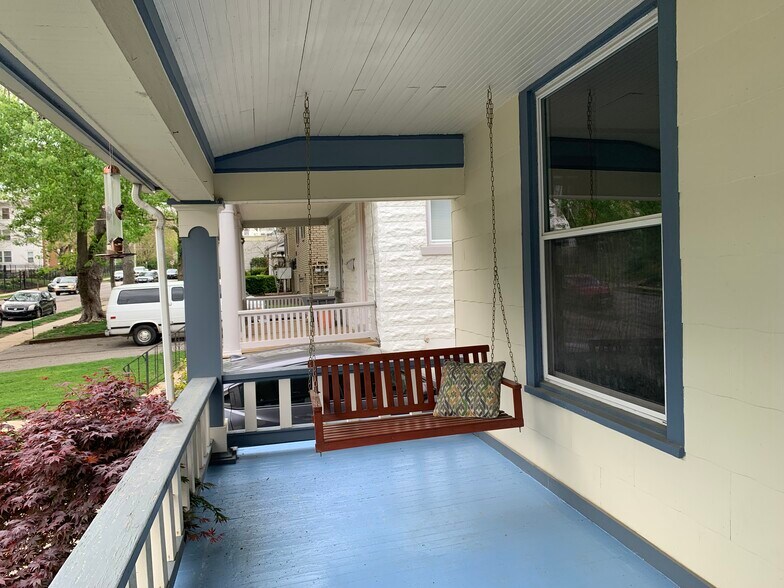 Building Photo - 4132 Oak St