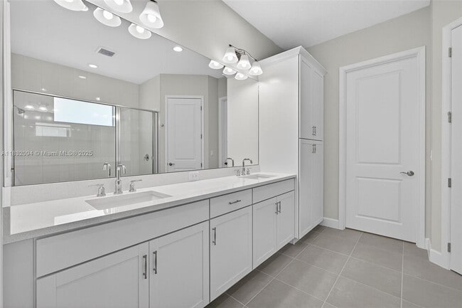 Building Photo - 13674 Spruce Pne Dr