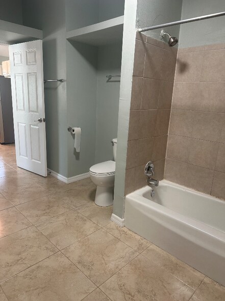 Building Photo - 2158 18th St