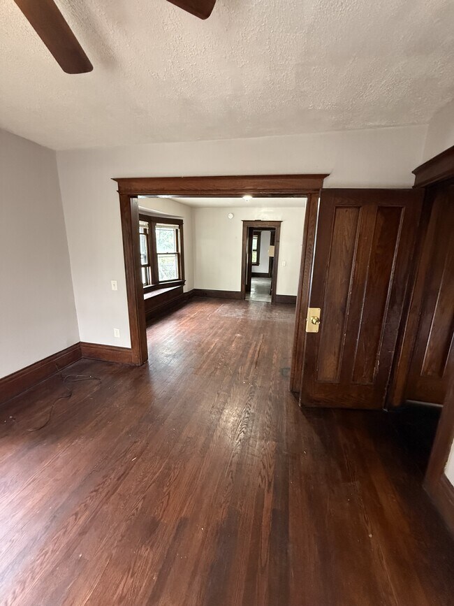 Building Photo - 65 Colvin St