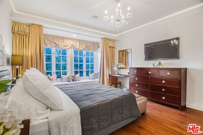 Building Photo - 6111 County Oak Rd