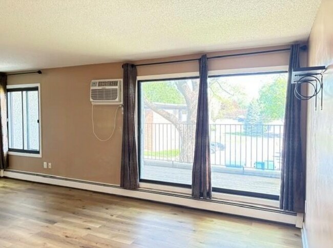 Building Photo - 4110 Eagan Apt 221
