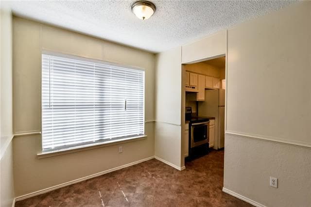 Building Photo - 708 Woodland Ct